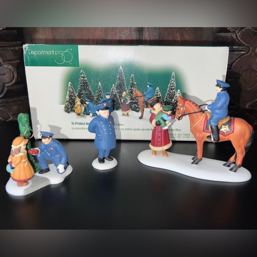 DEPT 56 TO PROTECT AND TO SERVE #56.58902 Christmas in the City (Heritage)~3 PCS